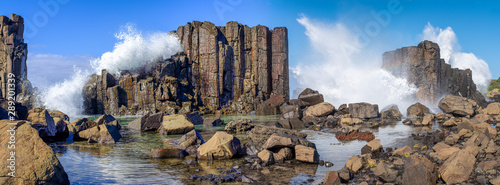 Fotomural Panorama of waves breaking over basalt rock formations and rockpools at Bombo He