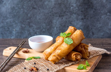 Deep Fried Spring Rolls, Por Pieer Tod Or Fried Spring Rolls (Thai Spring Roll) Snacks And Snacks That Are Popular With Thai And Chinese People.