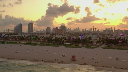 Wall Mural - End of the day in Miami Beach amazing sunset 4k
