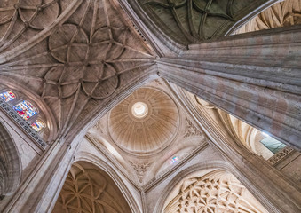 The crossing of naves of Cathedral Nuestra Senora de la Asuncion y de San Frutos de Segovia, take in Segovia, Spain