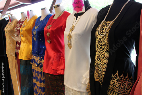 Fotografía tarditionnal clothes for muslim malaysian women in singapore