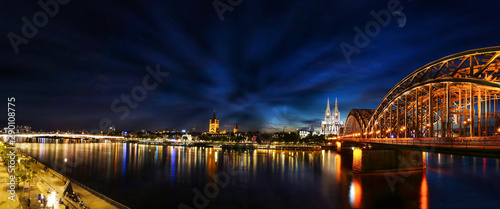 Cuadros en Lienzo Köln am Rhein mit Dom und Hohenzollernbrücke