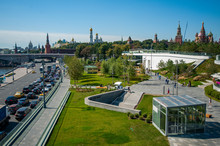 The Panorama Of The Moscow Kremlin Has Always Attracted General Attention. A New Pedestrian Bridge Hovering Over The River Has Increased The Number Of Viewpoints.     