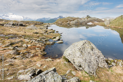 Obraz na plátně  Hochgebirgssee in den Bergen