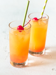 Canvas Print - Tequila sunrise cocktails