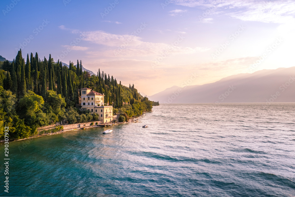Historic wonderful villa on Garda Lake. Toscolano Maderno, Lombardy, Italia - obrazy, fototapety, plakaty 