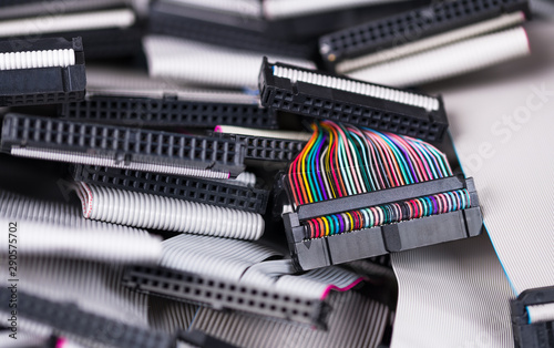Fotografía Internal flat parallel computer cables and connectors