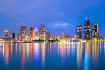 Fototapete - Detroit skyline in Michigan, USA at sunset