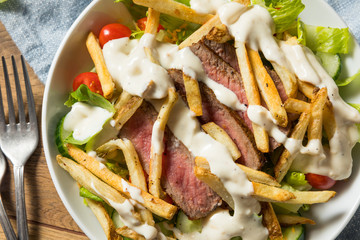 Canvas Print - Homemade Pittsburgh Salad with Steak