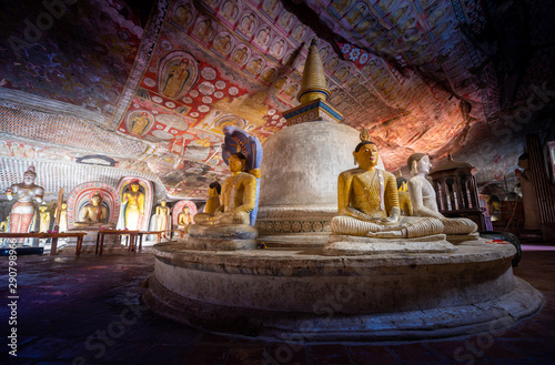 Cuadros en Lienzo Dambulla cave temple in Sri Lanka