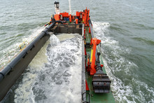A Trailing Suction Hopper Dredger (TSHD) Is Mainly Used For Dredging Loose And Soft Soils Such As Sand, Gravel, Silt Or Clay. One Or Two Suction Tubes, Equipped With A Drag Head, Are Lowered On Sea
