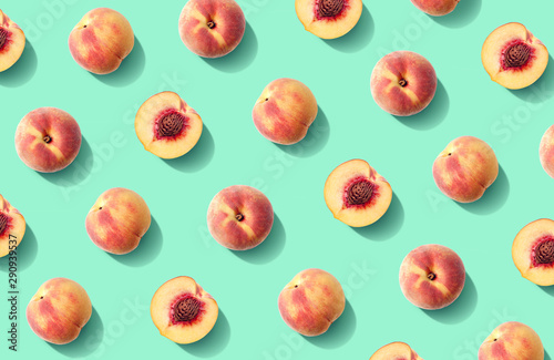 Cuadros en Lienzo Colorful fruit pattern of fresh peaches