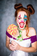 Clown Model Beauty mit Lolli
