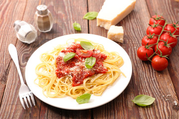 Canvas Print - spaghetti with tomato sauce, basil and parmesan