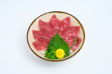 Donburi sliced raw maguro set on japanese rice