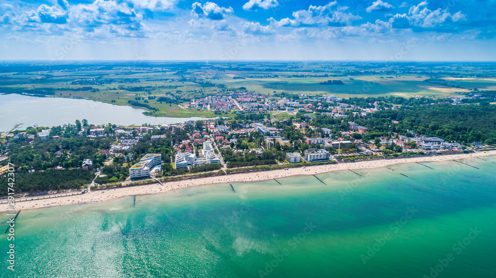 Mielno – piękne miasto i kurort pomiędzy Morzem Bałtyckim a Jeziorem Jamno - obrazy, fototapety, plakaty 