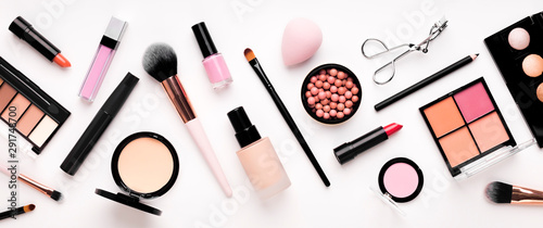 Fotomural Set of cosmetic products for makeup with natural brushes
