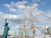 La Statue De La Liberté A Rouen Pendant L'armada.