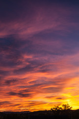 Wall Mural - Allassac (Corrèze, France) - Coucher de soleil flamboyant