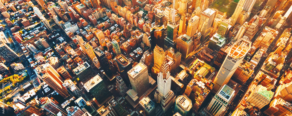 Aerial view of Manhattan New York from Midtown - obrazy, fototapety, plakaty 
