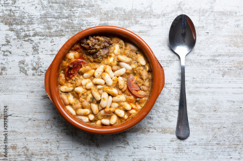 Cuadros en Lienzo Cocido Montanes dish, mountain cooker.