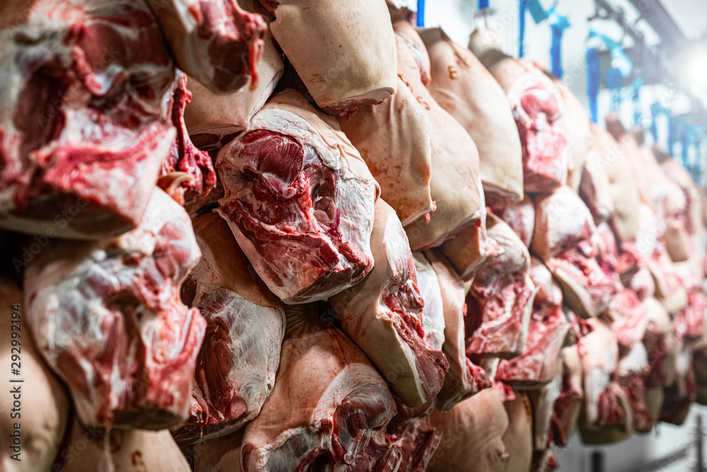 produkty mięsne - ubojnia - produkcja przemysł spożywczy - obrazy, fototapety, plakaty 