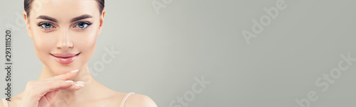Fotografía Perfect woman with healthy skin close up portrait. Natural beauty