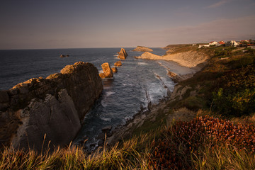 Arnia al atardecer. Costa quebrada, Cantabria.