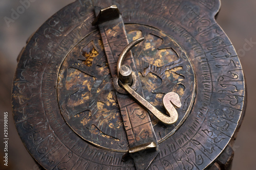 Cuadros en Lienzo Astrolabe - an ancient compass tool made by desert Berber people in Maghreb