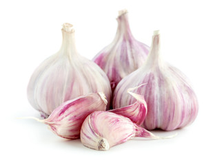 Wall Mural - garlic isolated on white background