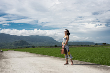 Canvas Print - Asian woman traveling