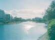 © Kenji Kitae - 川のある町