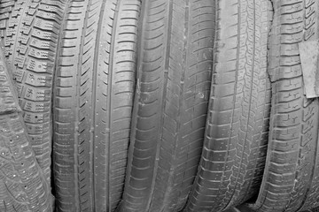  Old used car tires.