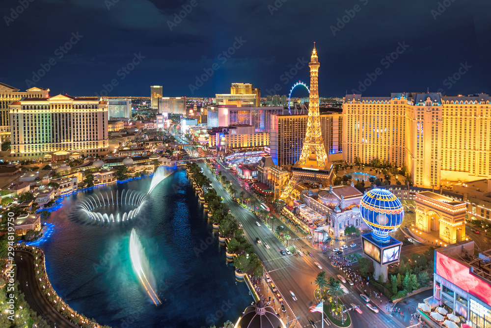 Aerial view of Las Vegas strip at night - obrazy, fototapety, plakaty 