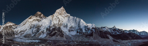 Cuadros en Lienzo View of Mt Everest from Kala Pattar after sunset