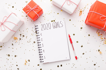 Sticker - Notepad with goals and Christmas presents on white