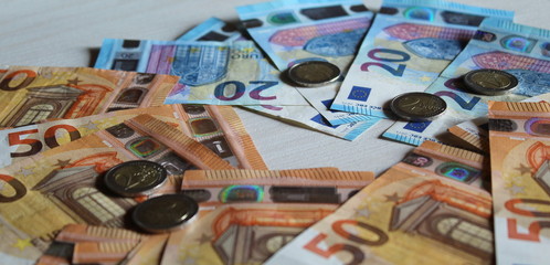 Banconote in euro - ricchezza