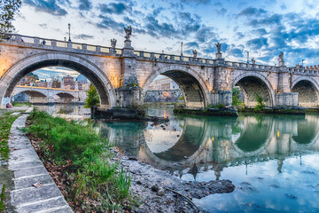 Fototapete - Scenic view of Sant'Angelo bridge in Rome, Italy