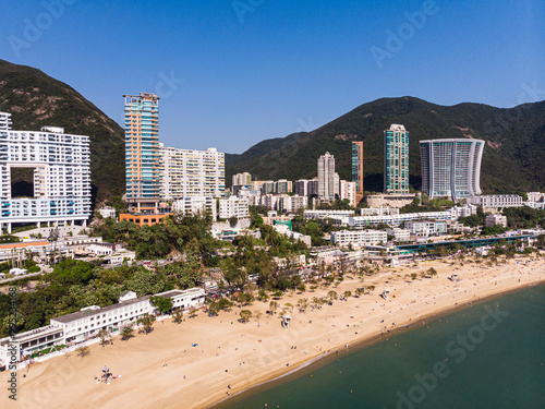 Fotografía Aerial view of the famous Repulse bay in Hong Kong island on a sunny day