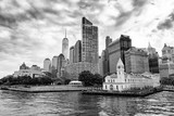 Fototapeta Nowy Jork - Pier A and Lower Manhattan buildings in New York City