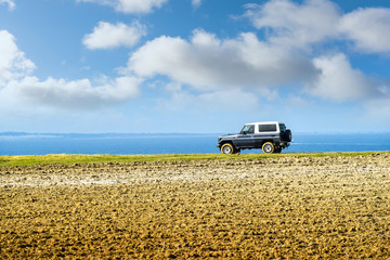 Wall Mural - 4x4 in the paths of the coast in the north of France