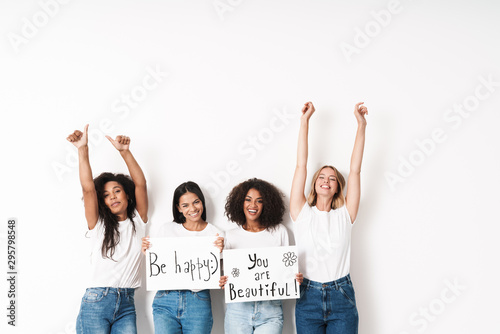 Cuadros en Lienzo Positive young women multiracial friends