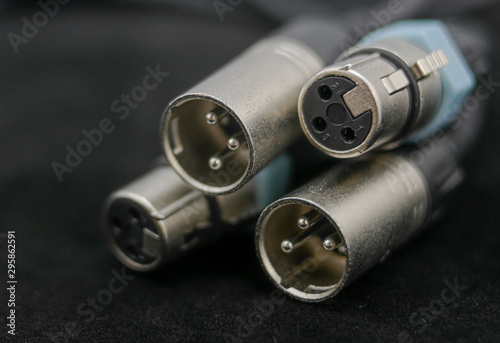 Fotomural Audio male and female xlr conectors