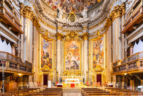 Cuadros en Lienzo Picturesque interior of church of St
