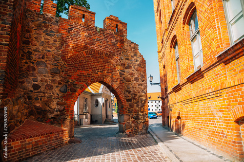 Fototapety Toruń  brama-ruin-starego-miasta-w-toruniu-polska