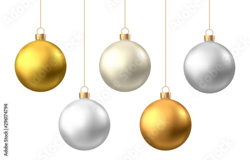 Fotomural Realistic gold, silver Christmas balls isolated on white background