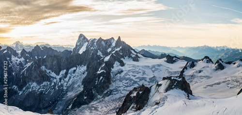grand-jorasses-mont-blanc-massif-mountain-range-in-the-alps