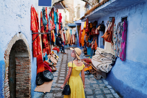 Fotomural Colorful traveling by Morocco