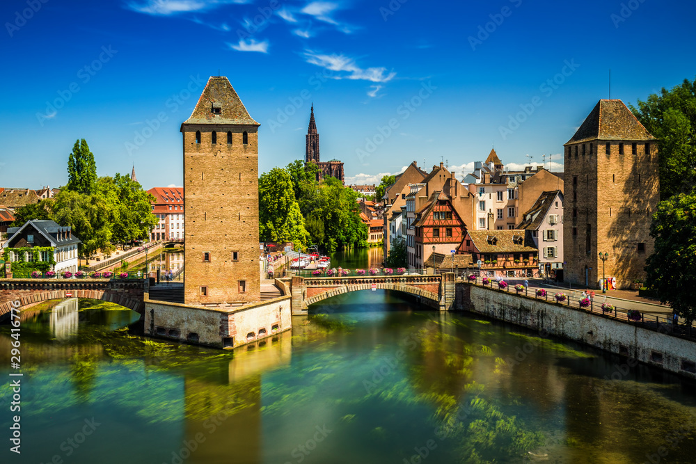 Old city center of Strasbourg town with colorful houses, Strasbourg, Alsace, France, Europe. - obrazy, fototapety, plakaty 