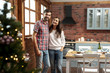© Freepik - Medium shot happy couple posing in the kitchen
